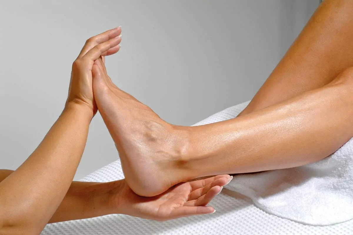 Tendinite sous le pied : remède de grand-mère efficace